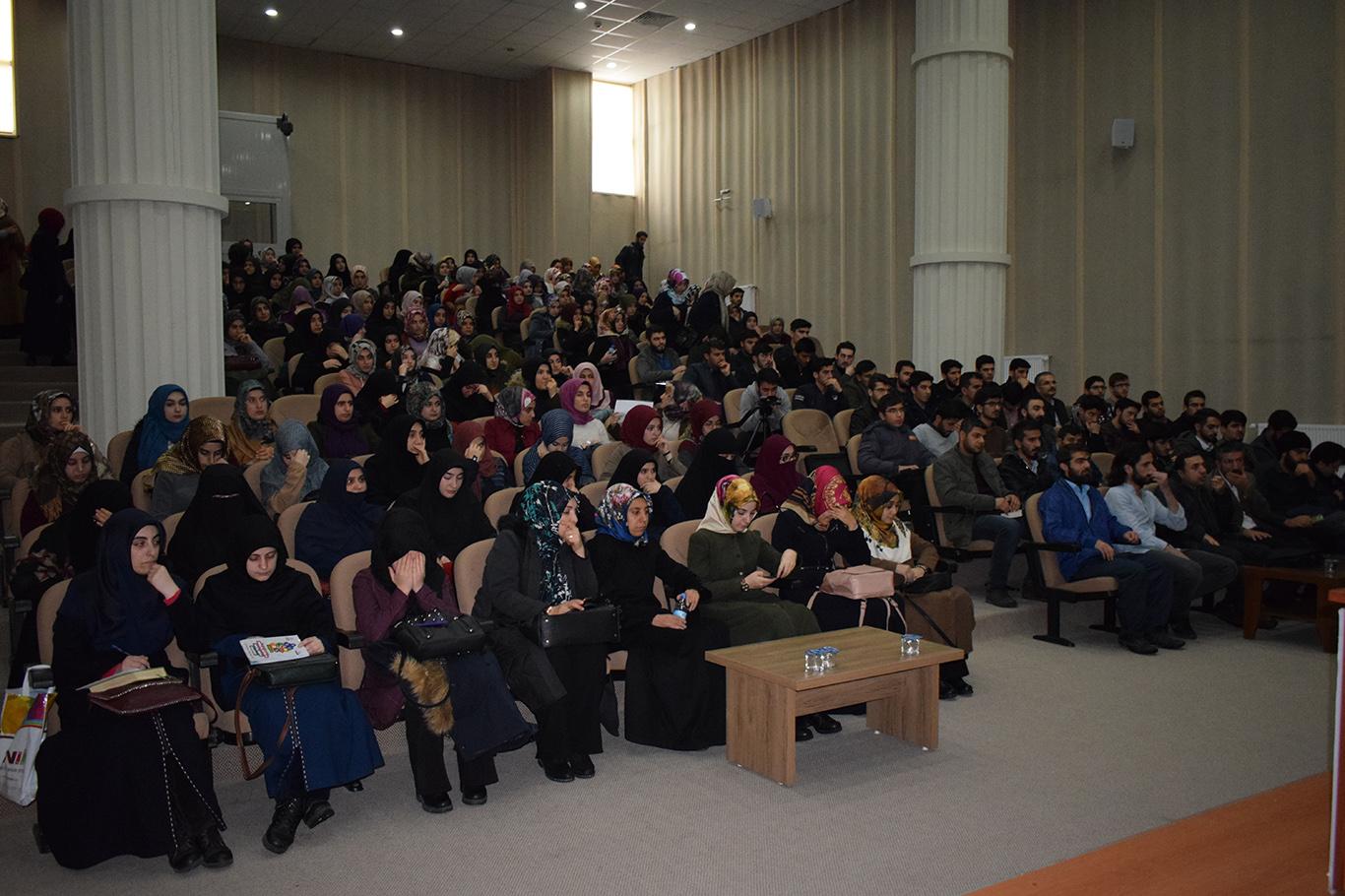 "Örnek Bir Öğrenci Zeyd Bin Sabit" konulu konferans düzenlendi    